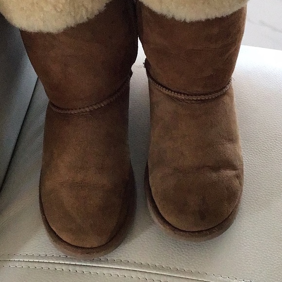 COPY - Bailey uggs size 5 - Picture 2 of 5